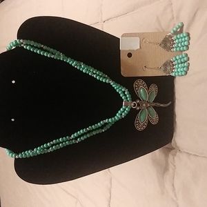 Dragonfly necklace with earrings